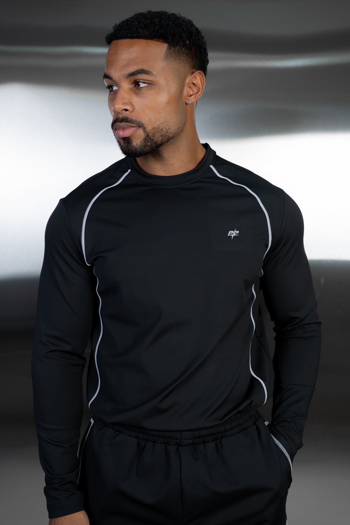 Contrast Stitch Long Sleeve Training T-Shirt - Black