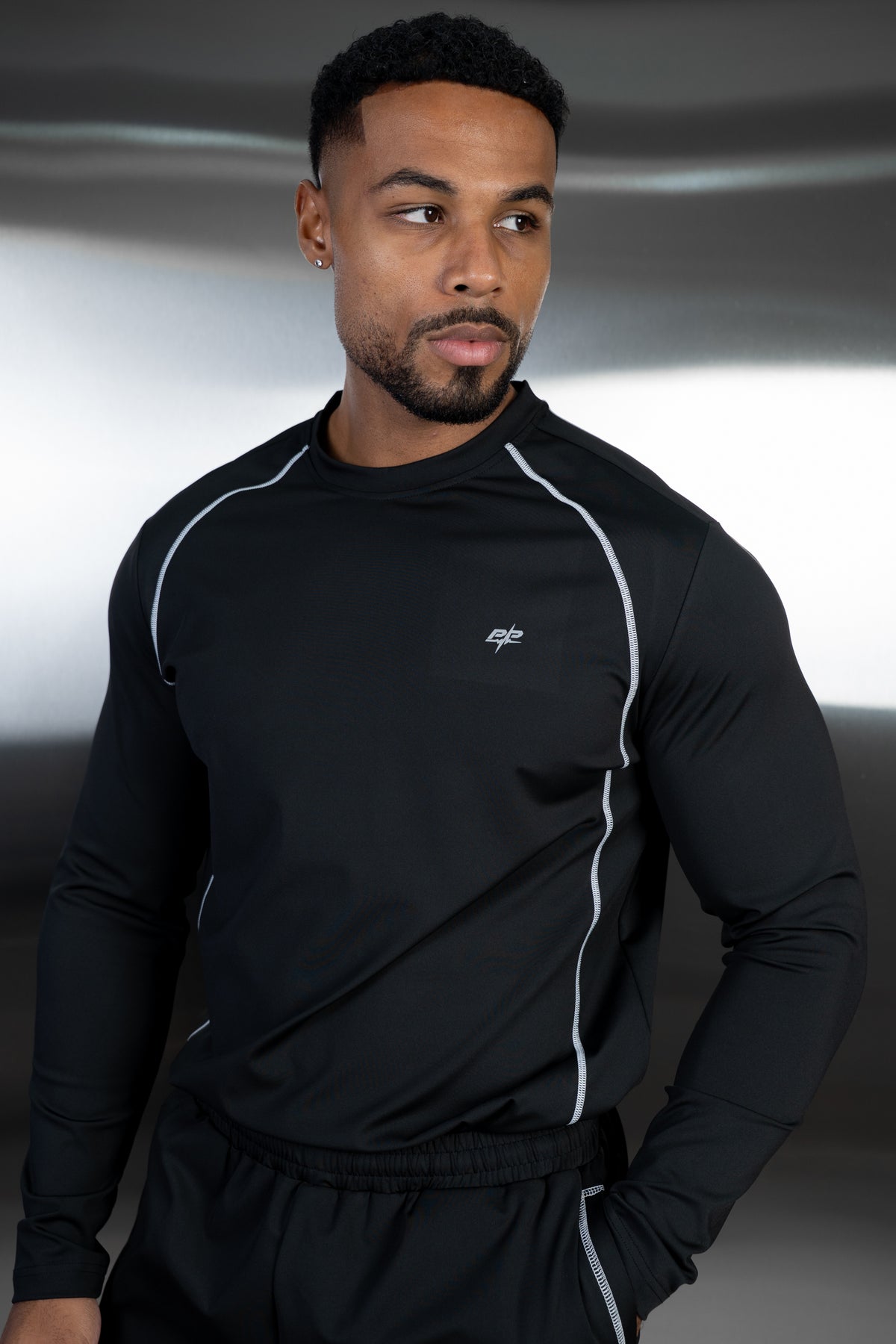 Contrast Stitch Long Sleeve Training T-Shirt - Black