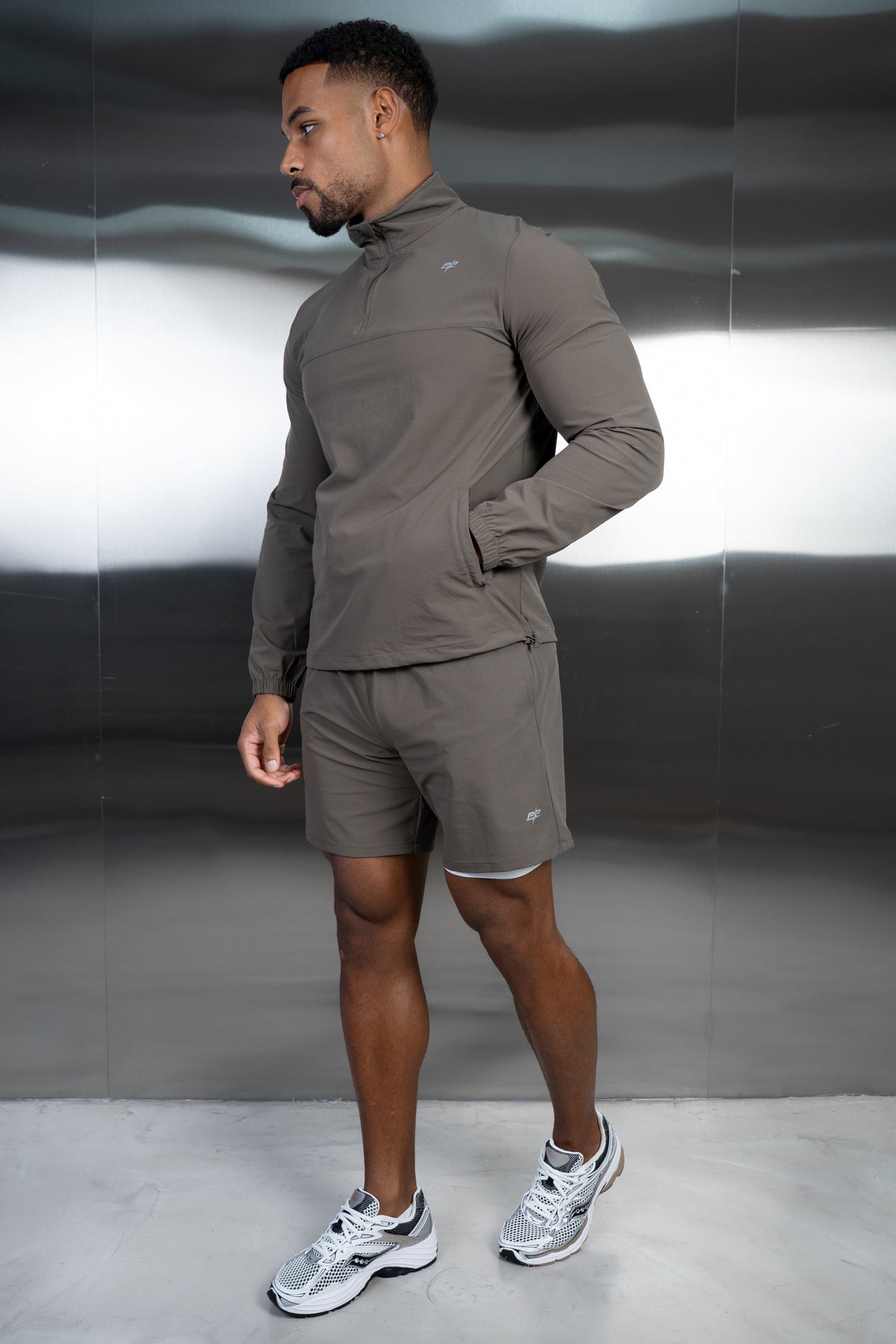 Destruct Track Quarter Zip Windbreaker - Mocha