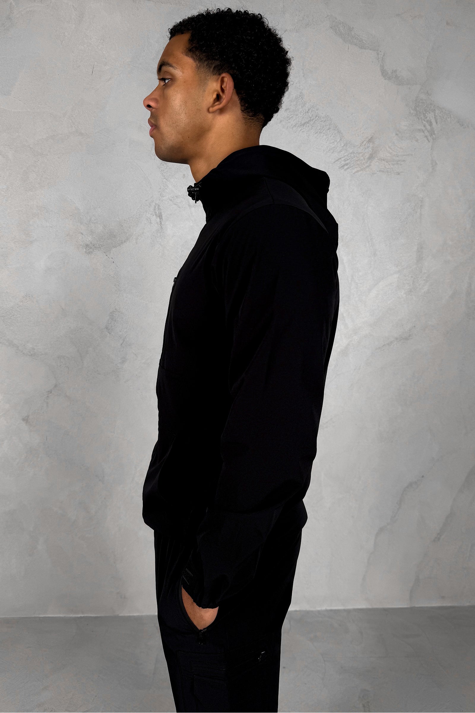 Pulse Windbreaker Jacket - Black
