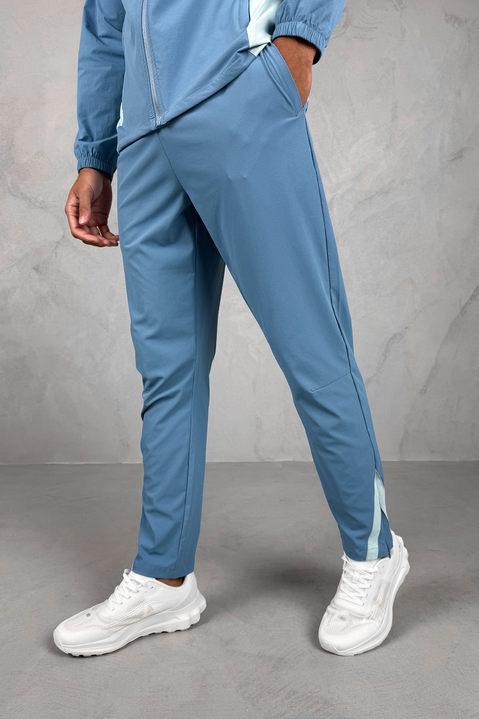 Synergy Tech Pant - Light Blue