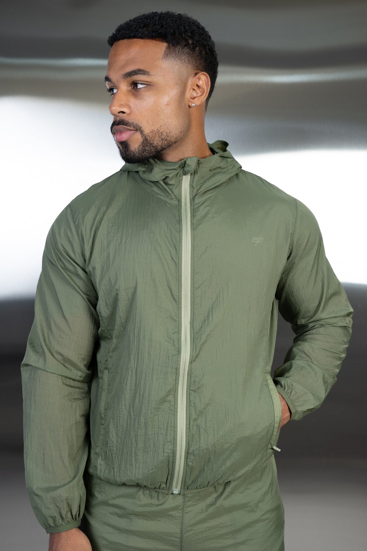 Stride Translucent Windbreaker - Olive