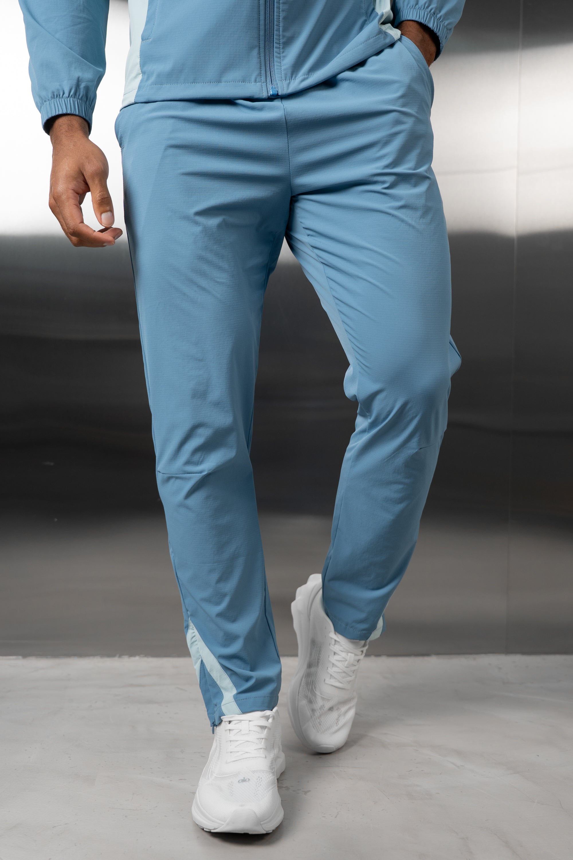 Synergy Tech Pant - Light Blue