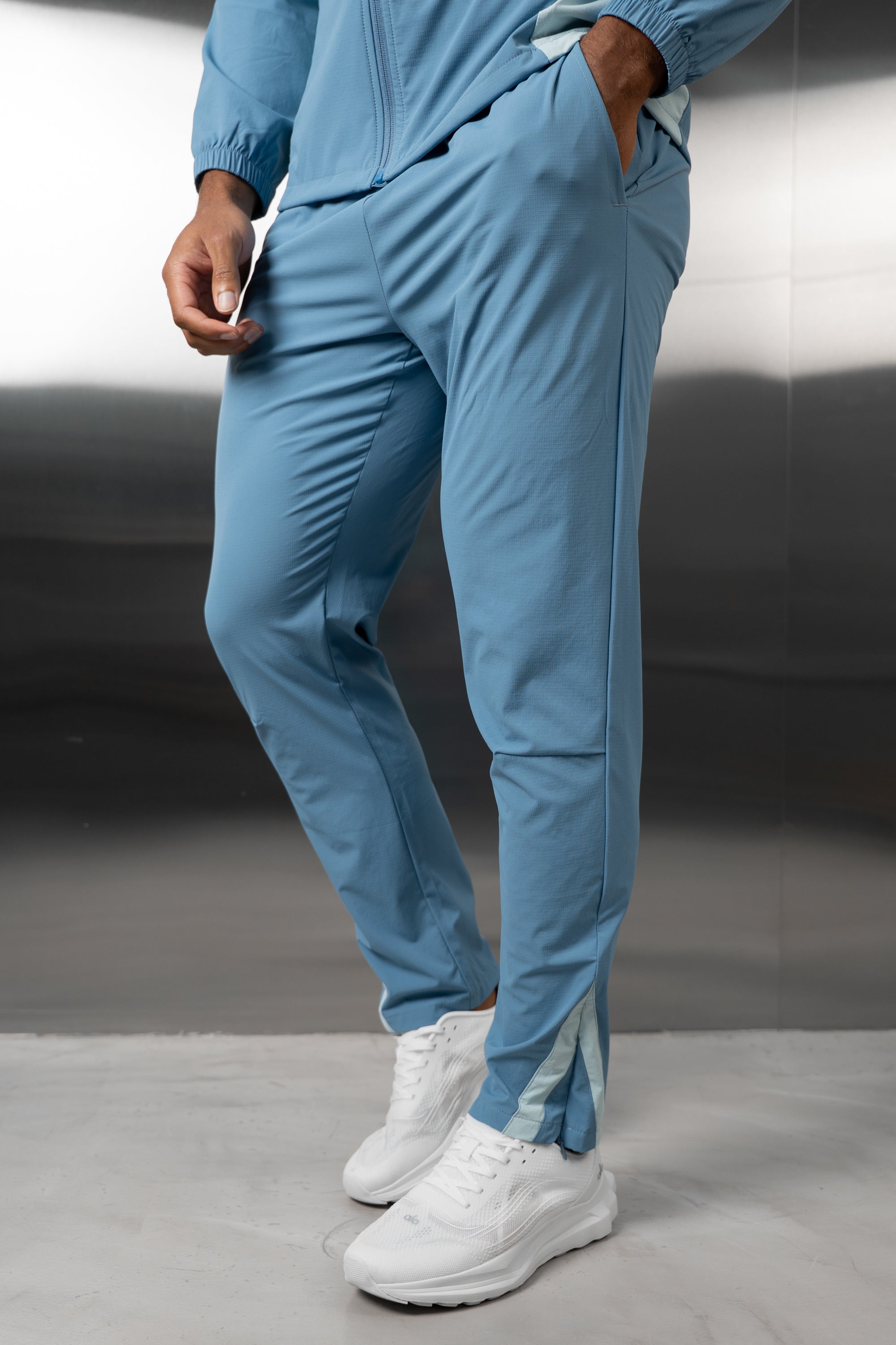 Synergy Tech Pant - Light Blue