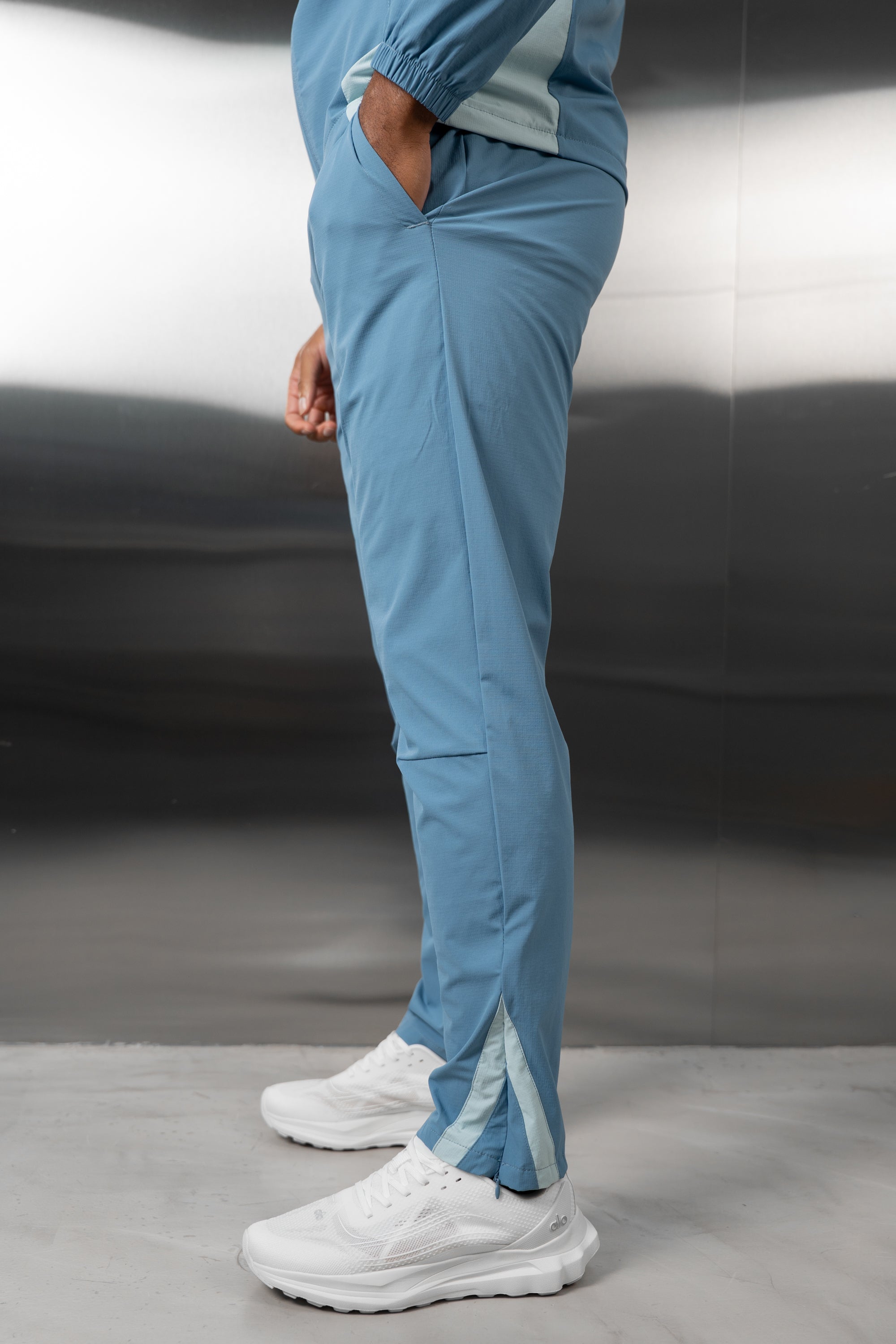 Synergy Tech Pant - Light Blue