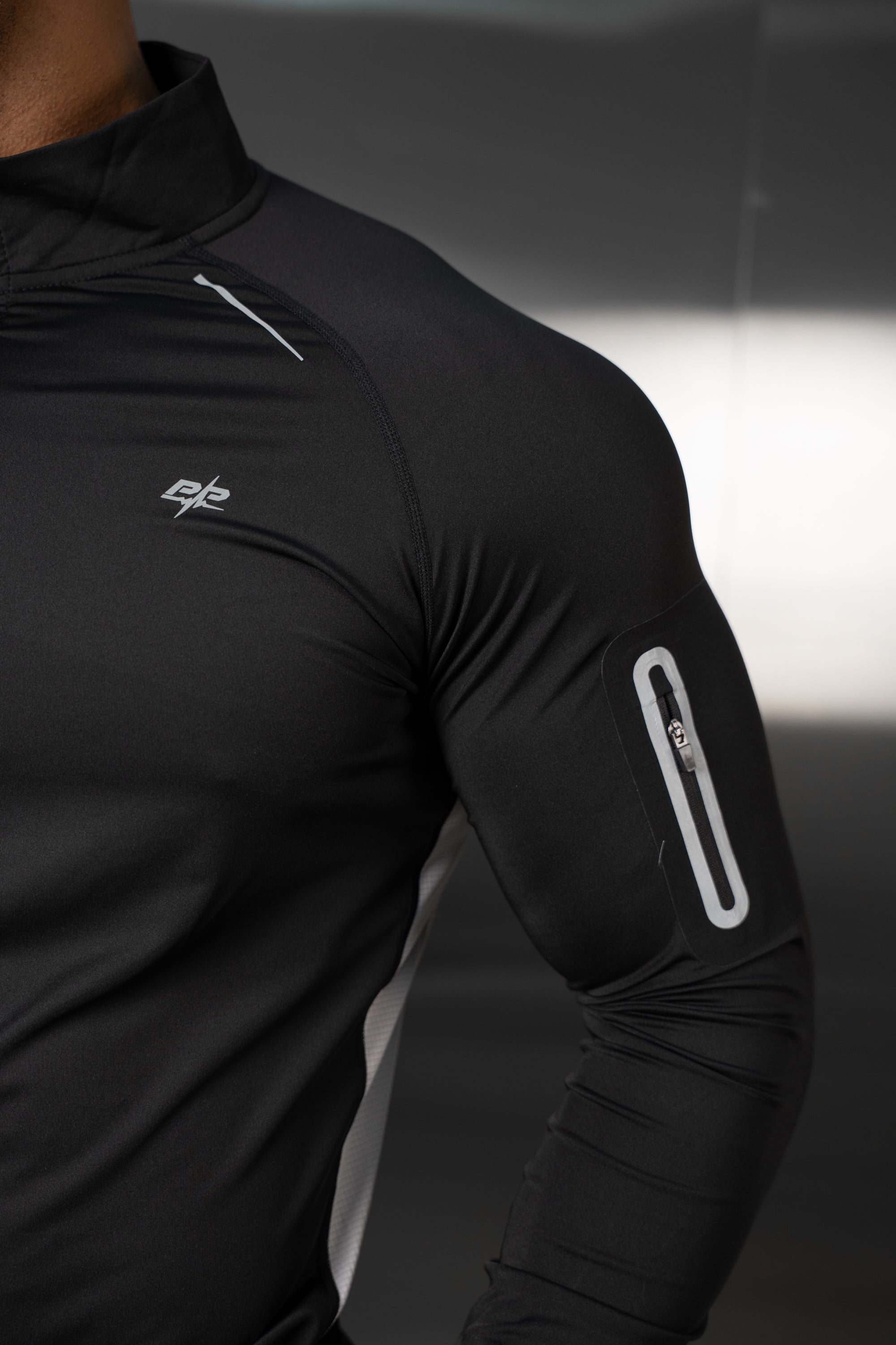 Synergy Quarter Zip Training Top - Black/Grey