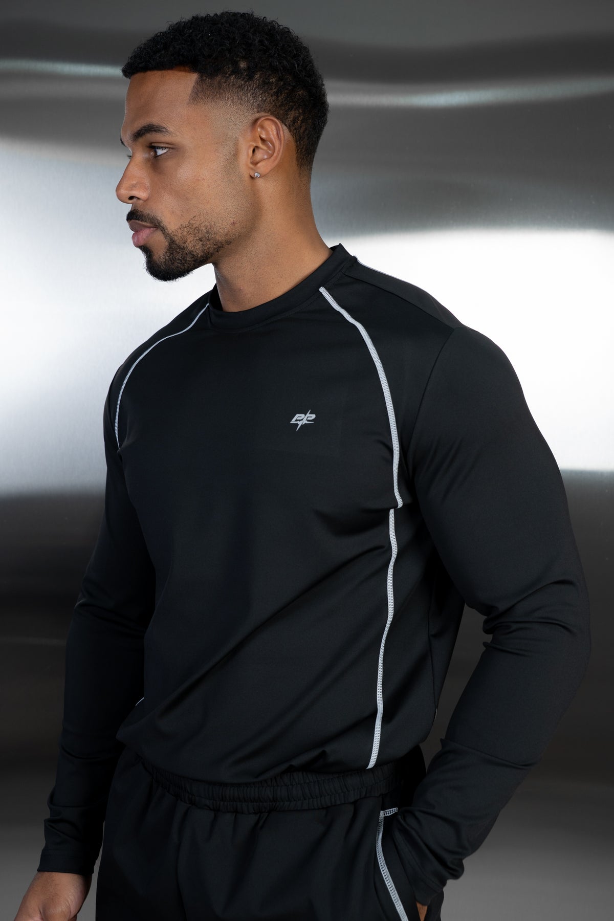 Contrast Stitch Long Sleeve Training T-Shirt - Black