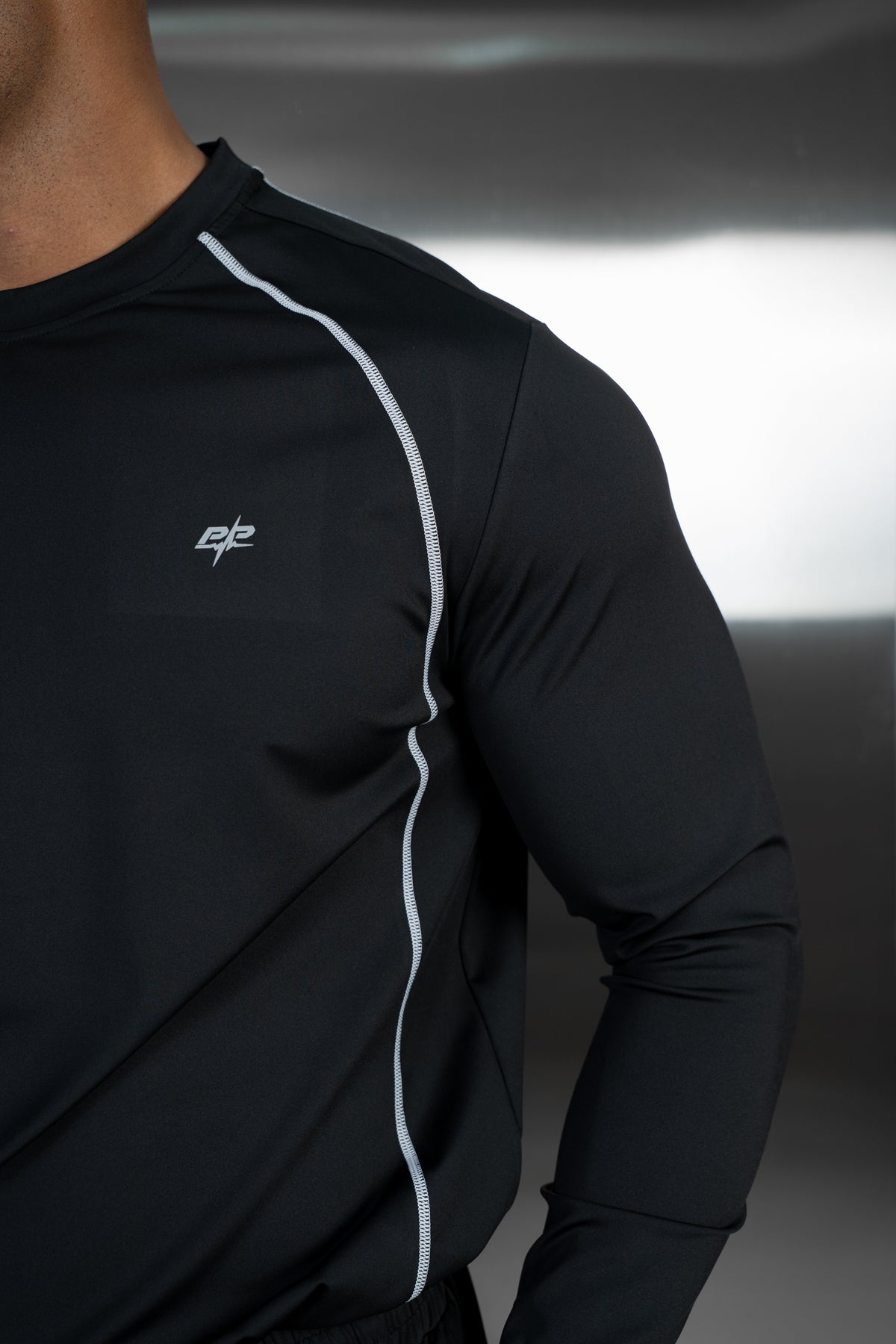 Contrast Stitch Long Sleeve Training T-Shirt - Black