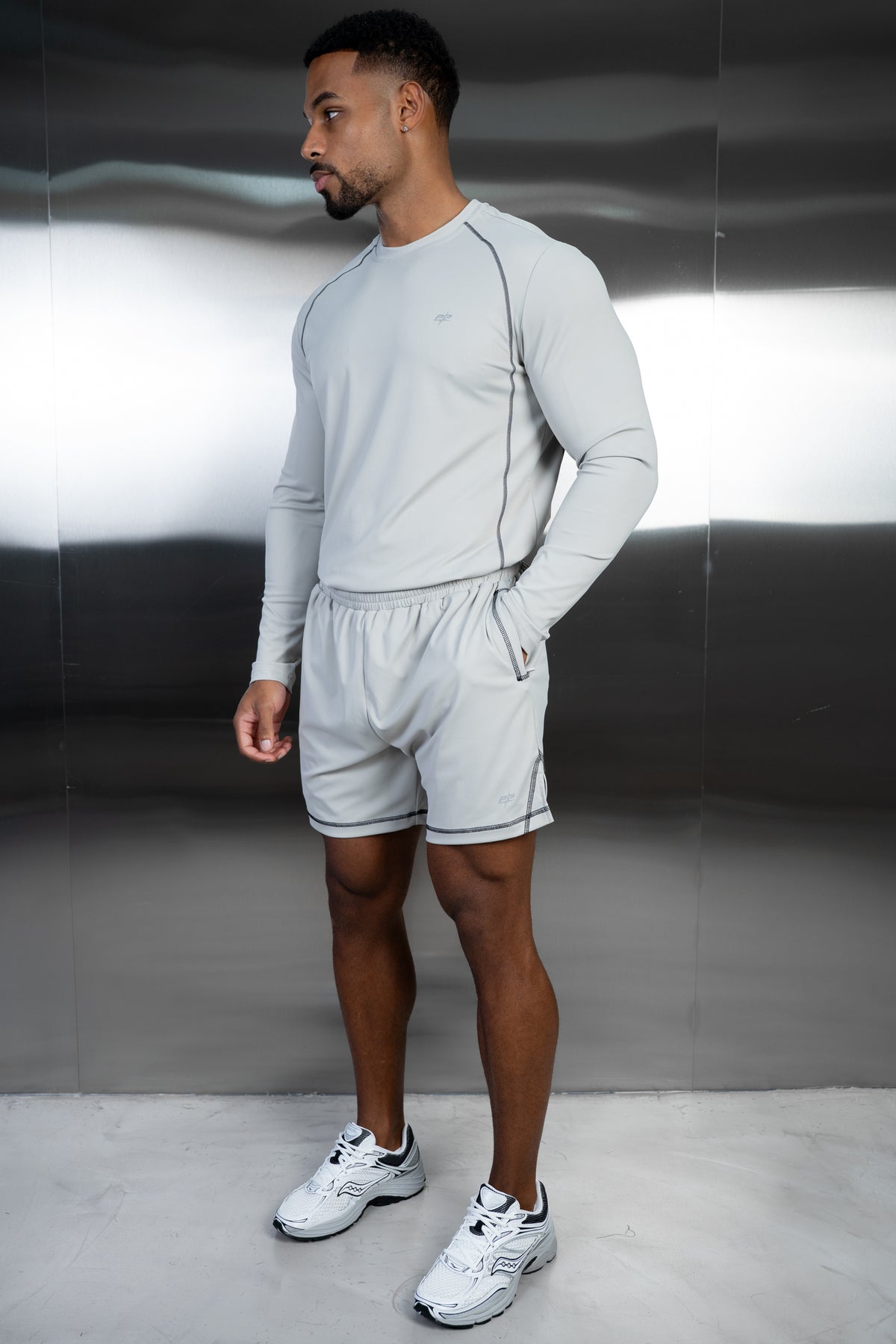 Contrast Stitch Long Sleeve Training T-Shirt - Grey