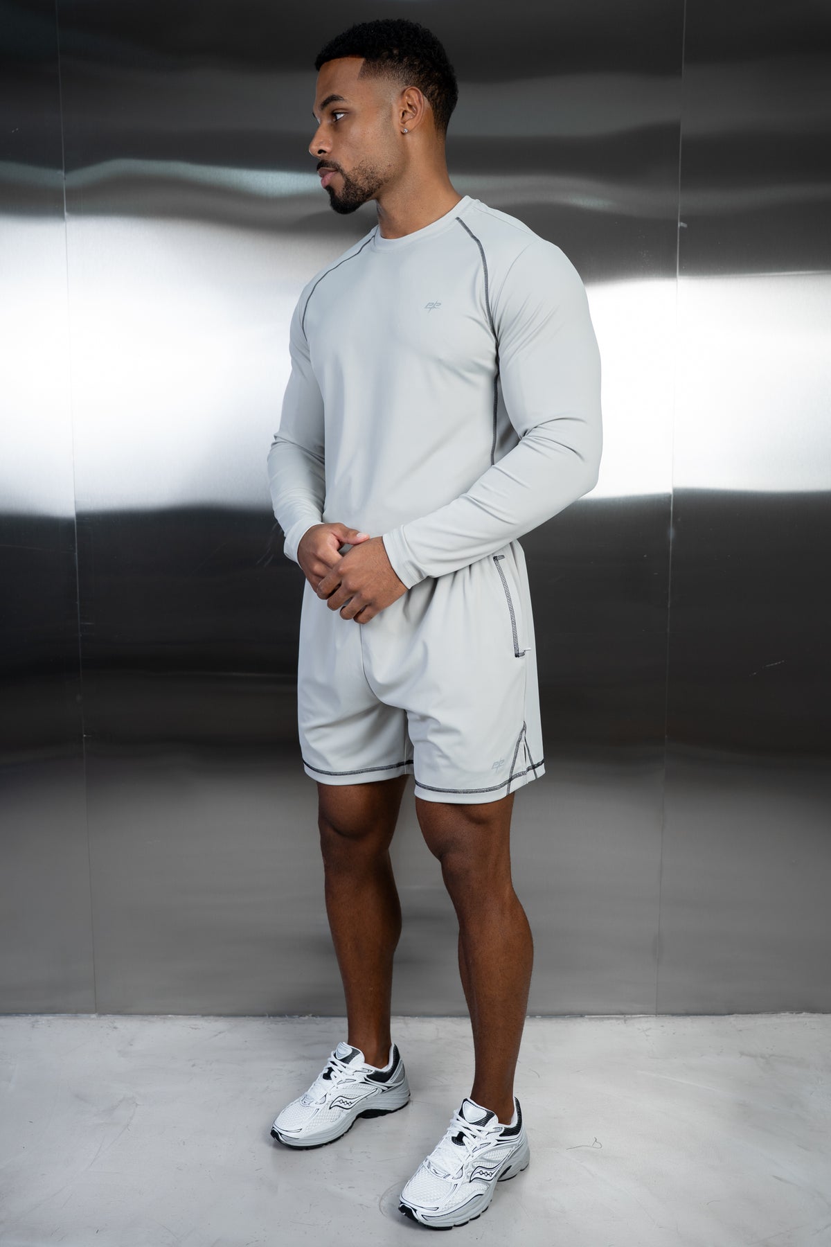 Contrast Stitch Long Sleeve Training T-Shirt - Grey