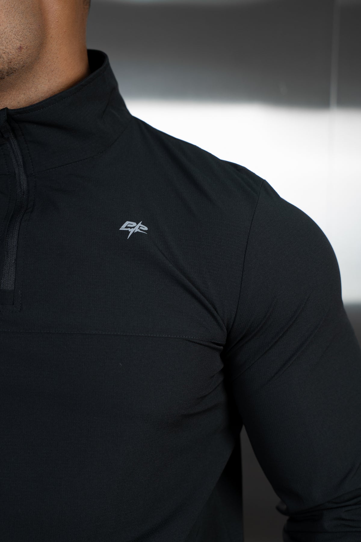 Destruct Track Quarter Zip Windbreaker - Black