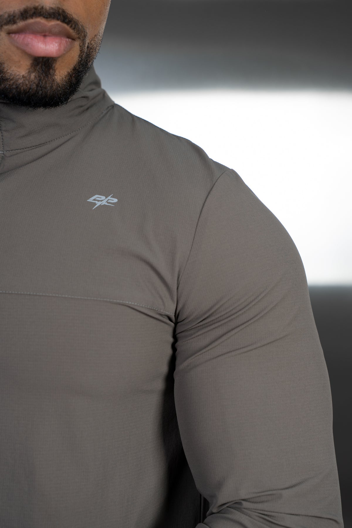 Destruct Track Quarter Zip Windbreaker - Mocha