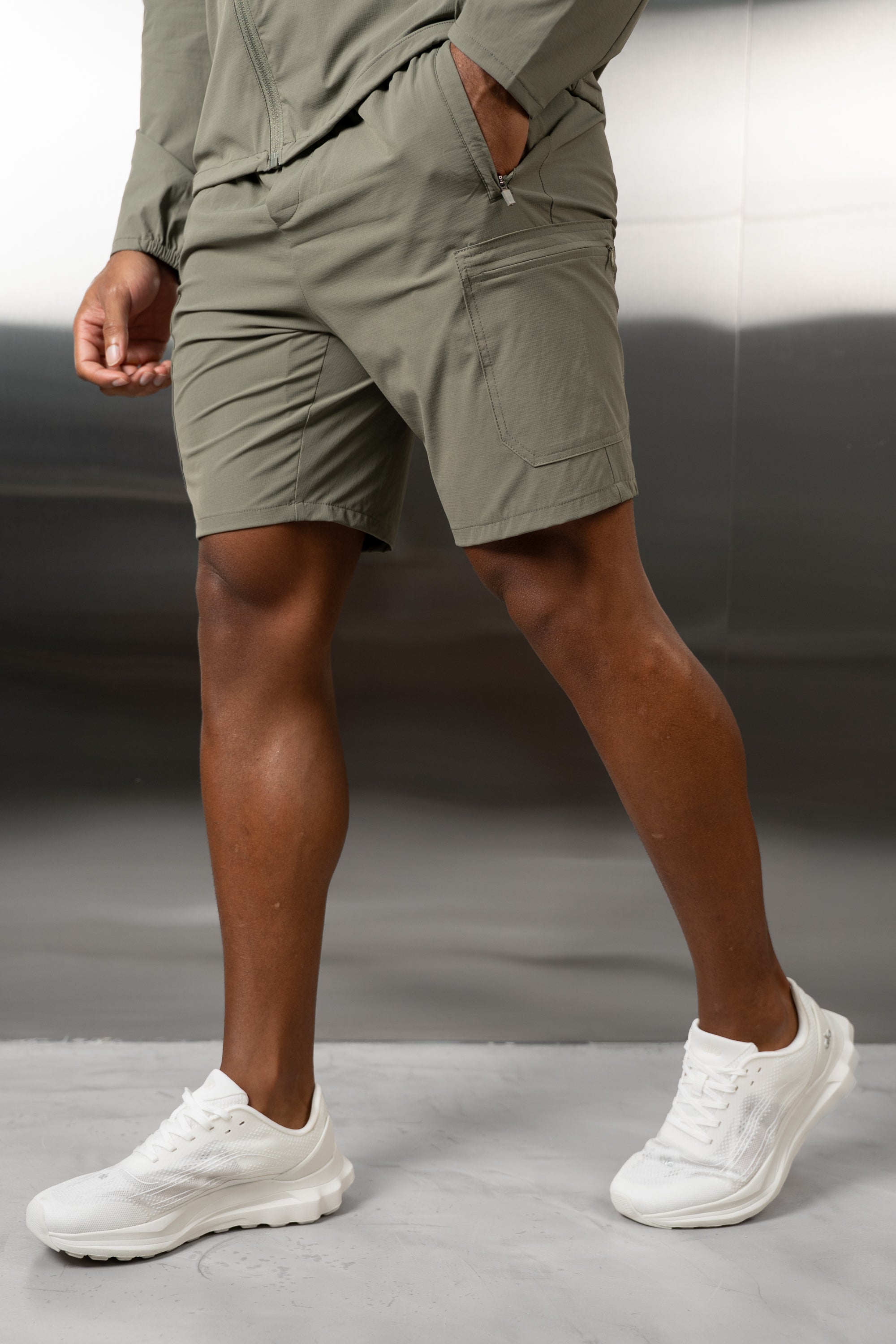 Hydra Technical Shorts - Taupe