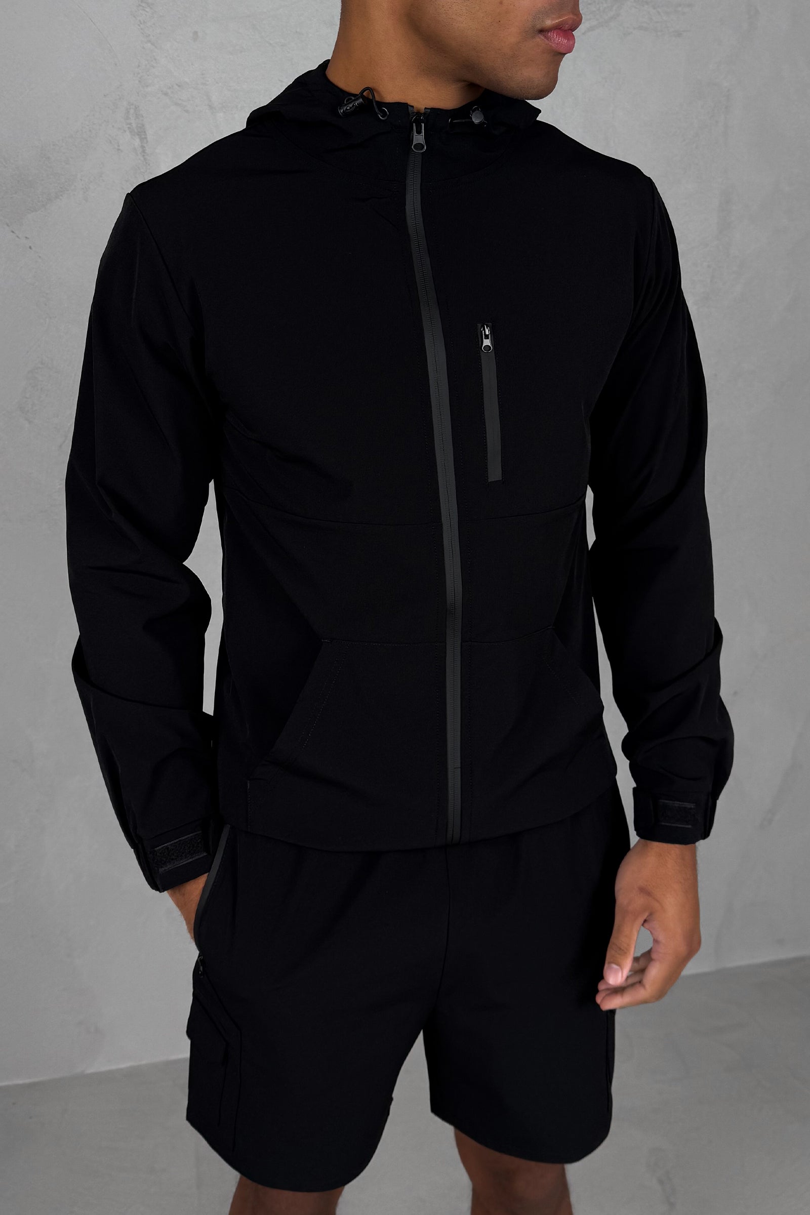 Pulse Windbreaker Jacket - Black