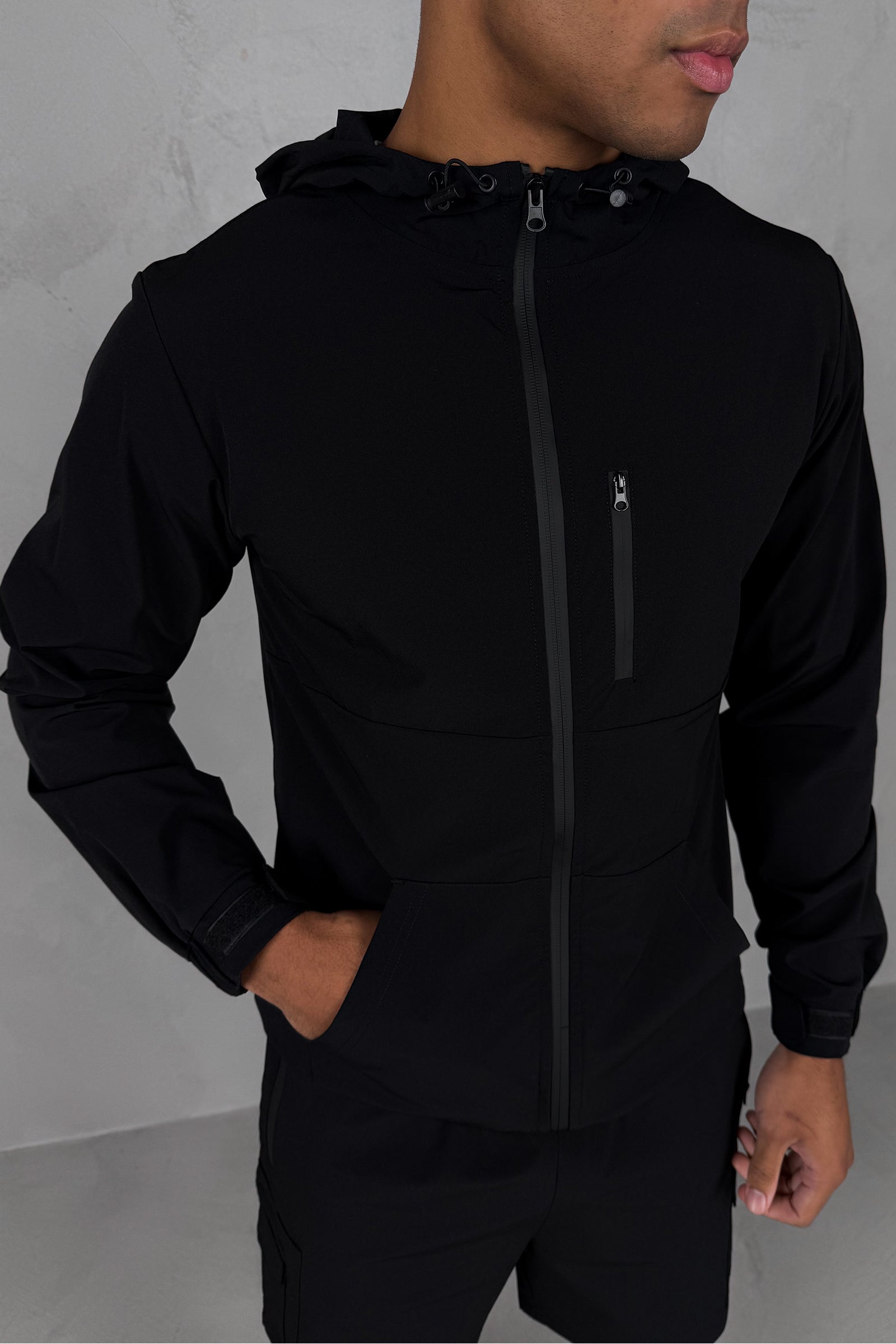 Pulse Windbreaker Jacket - Black