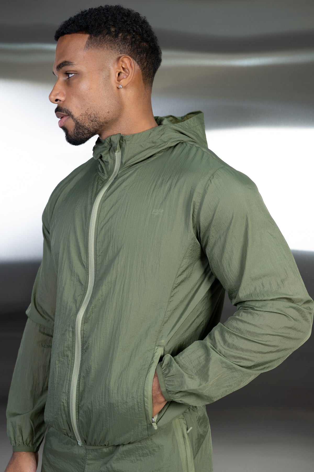 Stride Translucent Windbreaker - Olive