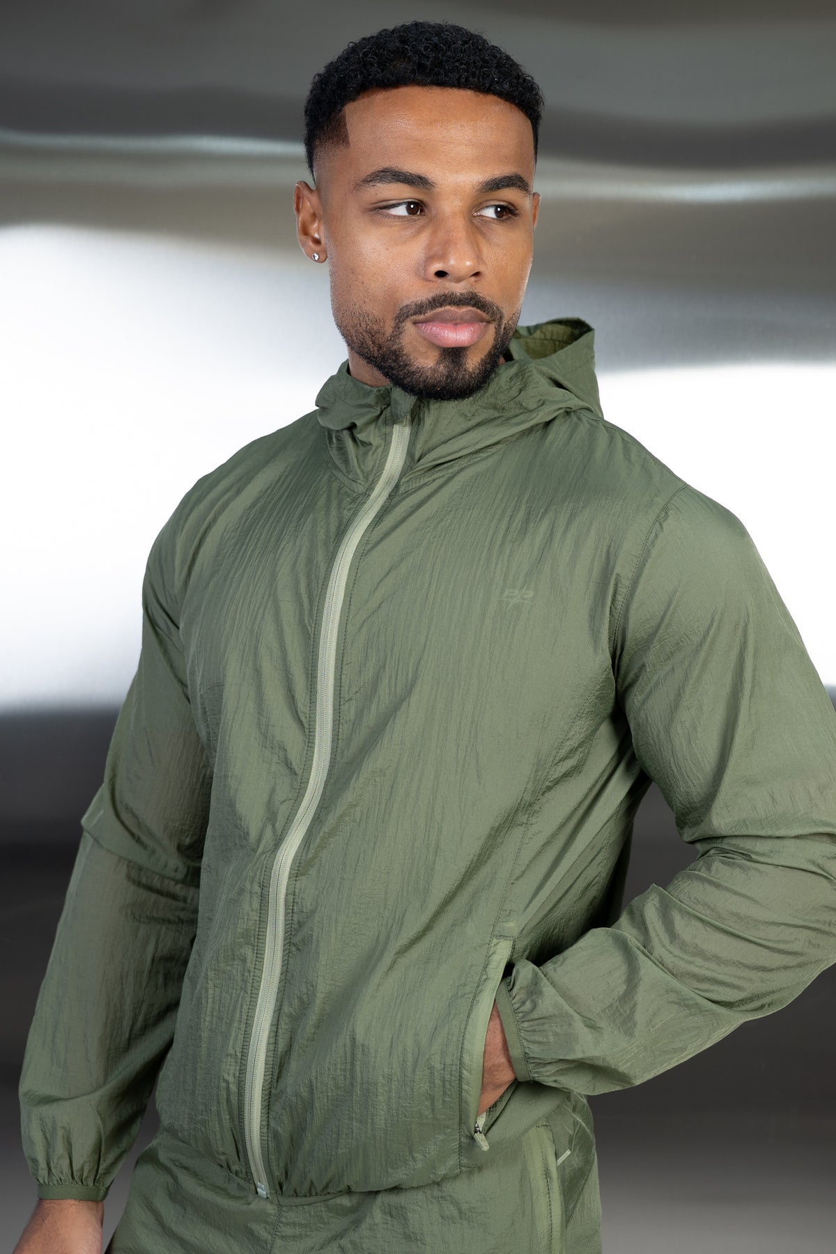 Stride Translucent Windbreaker - Olive