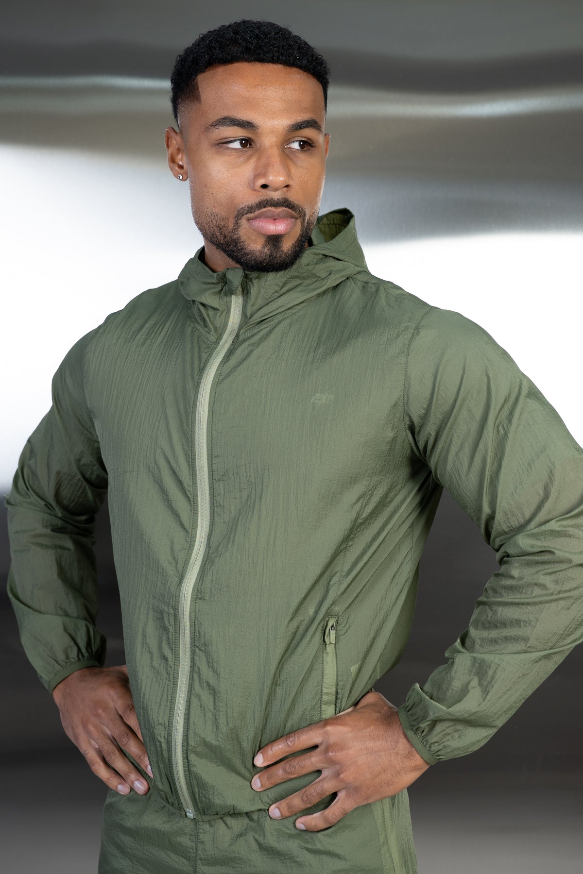 Stride Translucent Windbreaker - Olive