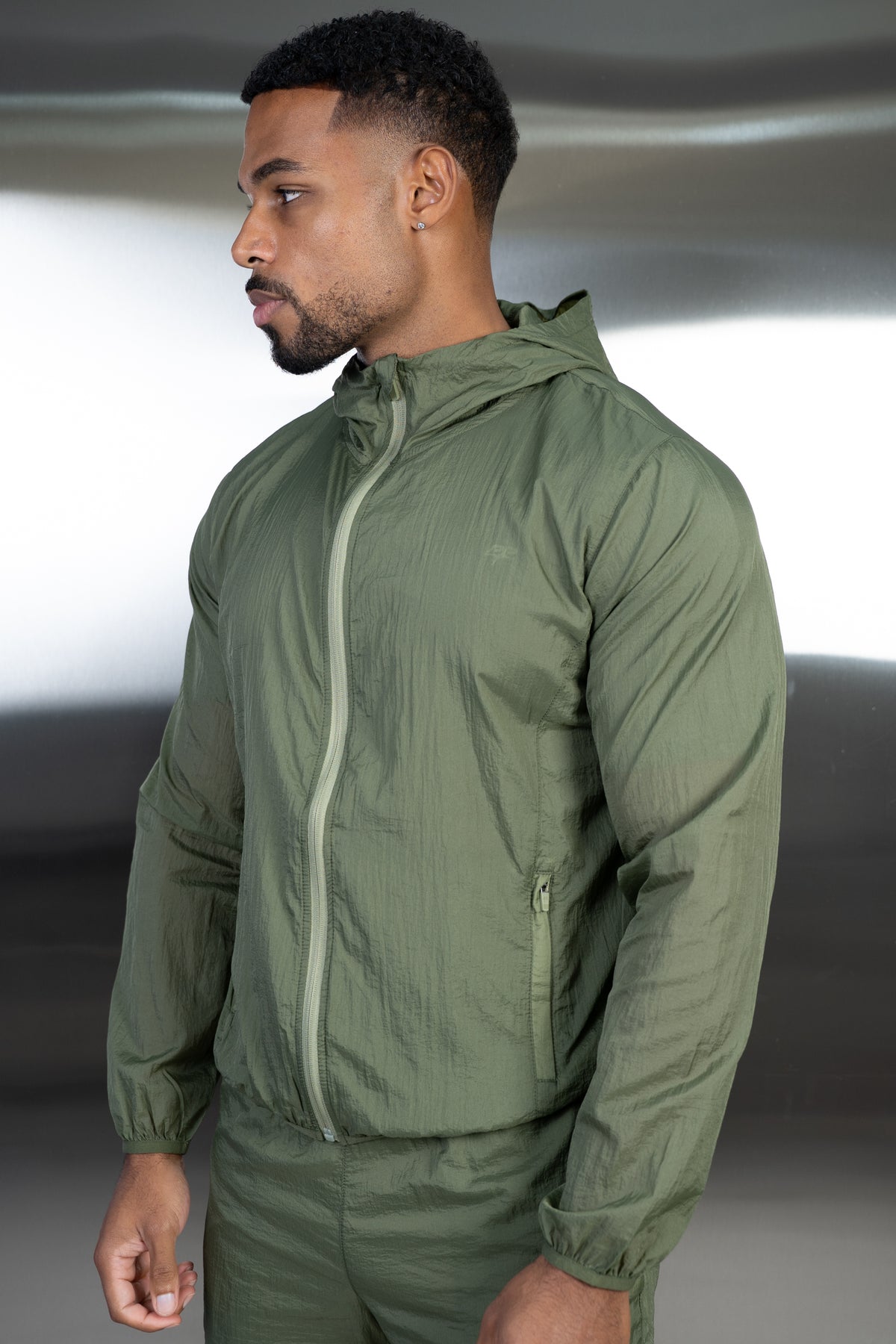 Stride Translucent Windbreaker - Olive