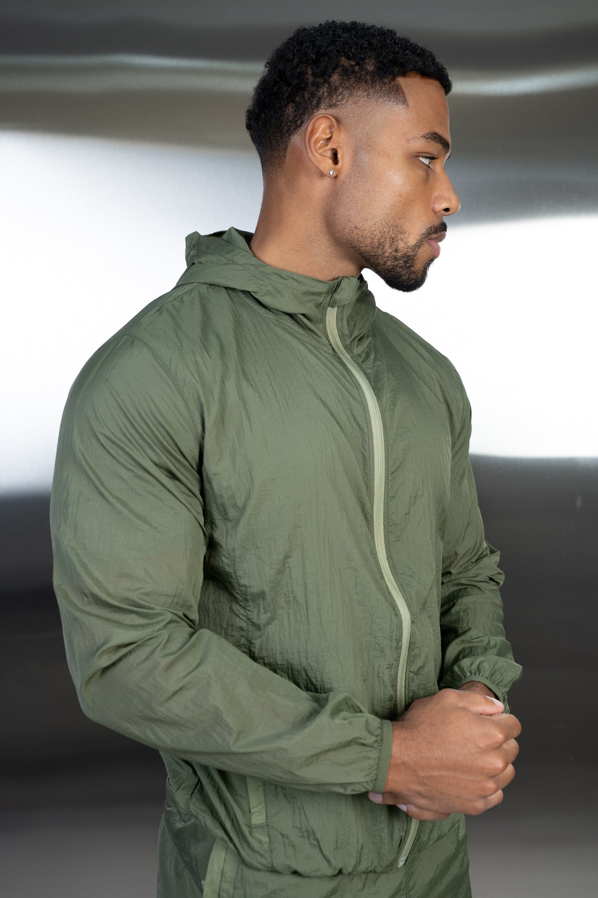 Stride Translucent Windbreaker - Olive