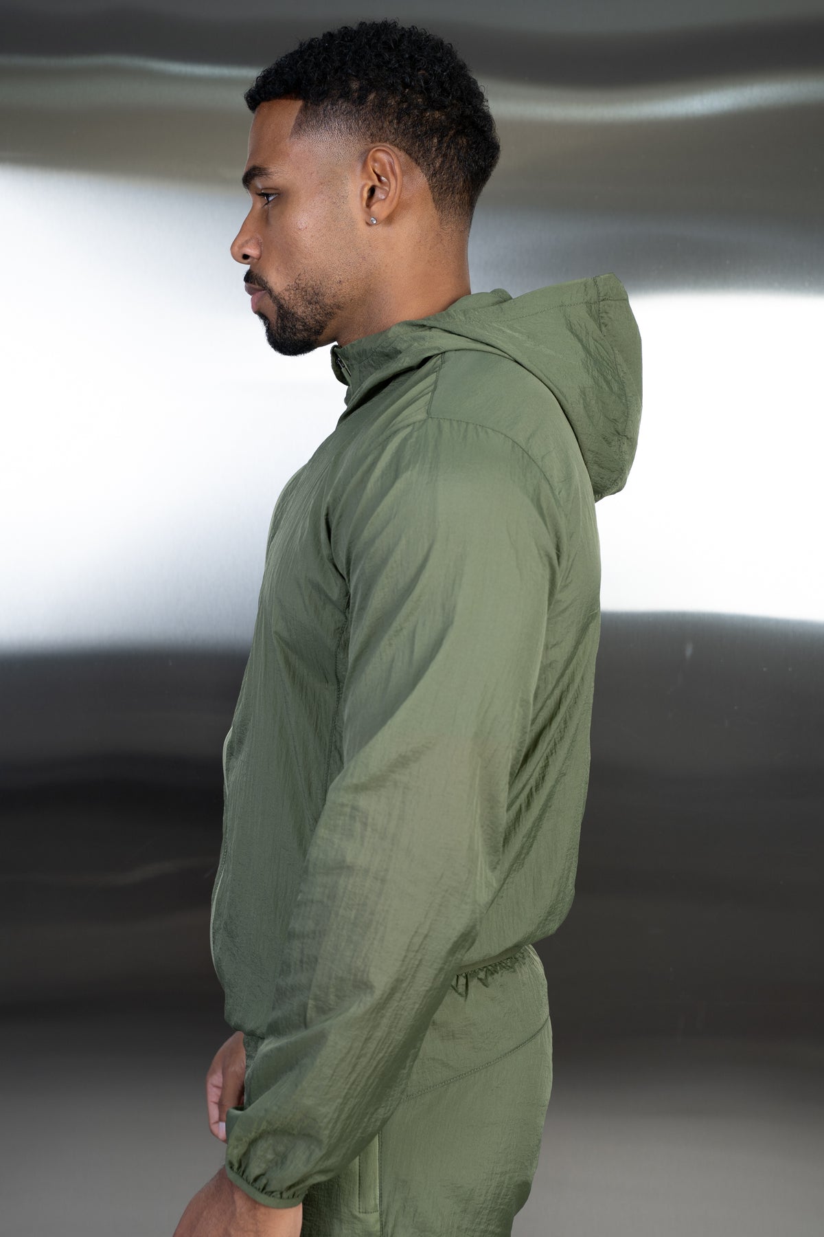 Stride Translucent Windbreaker - Olive