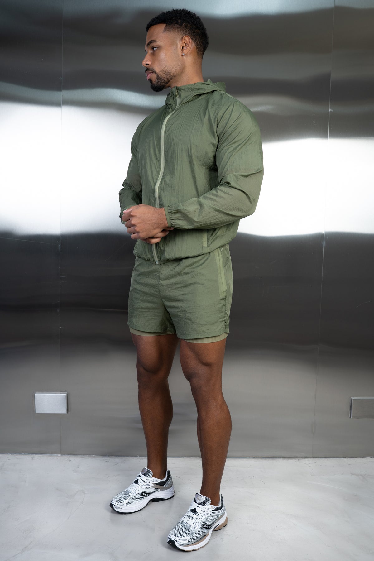 Stride Translucent Windbreaker - Olive