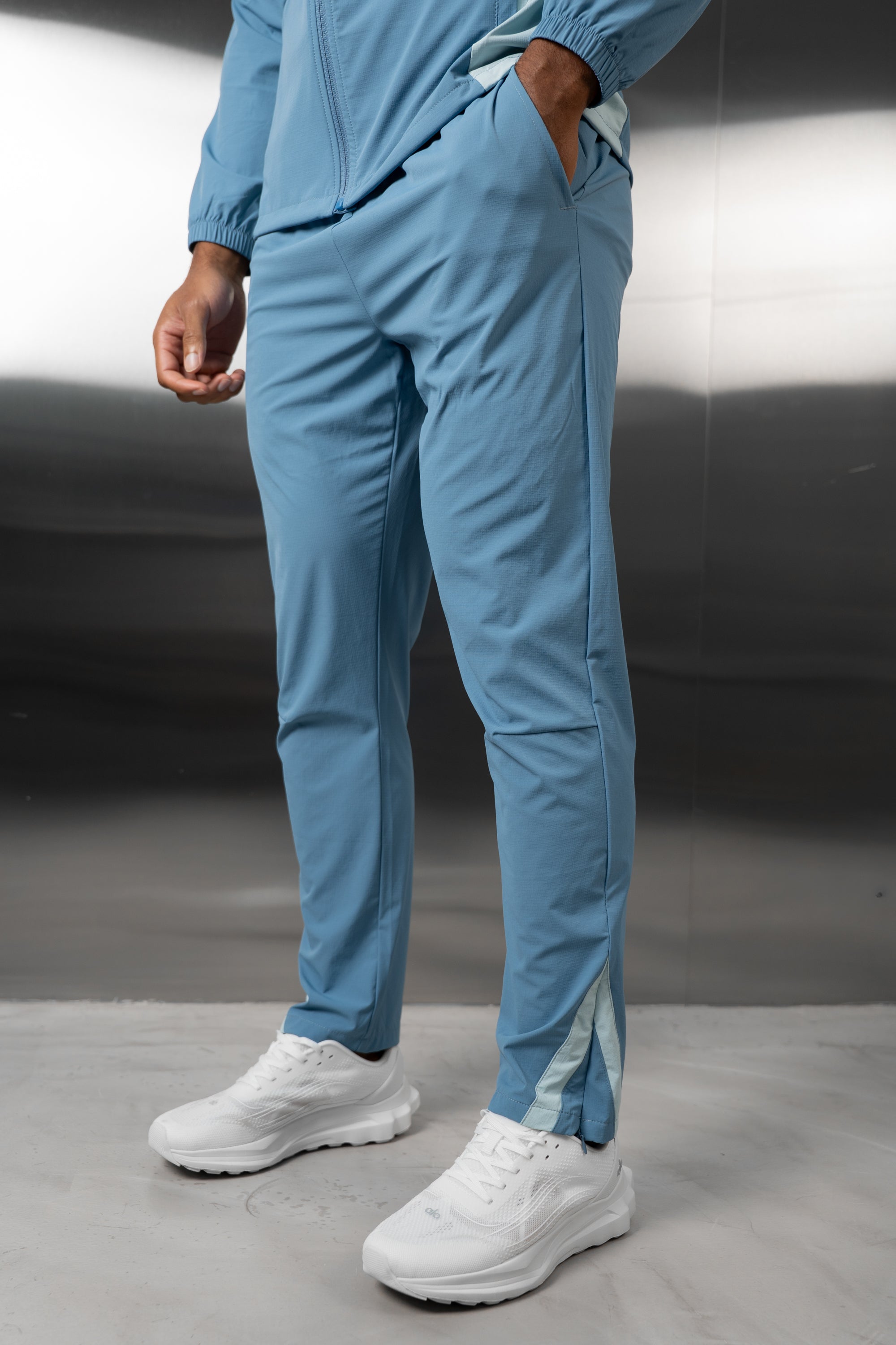 Synergy Tech Pant - Light Blue