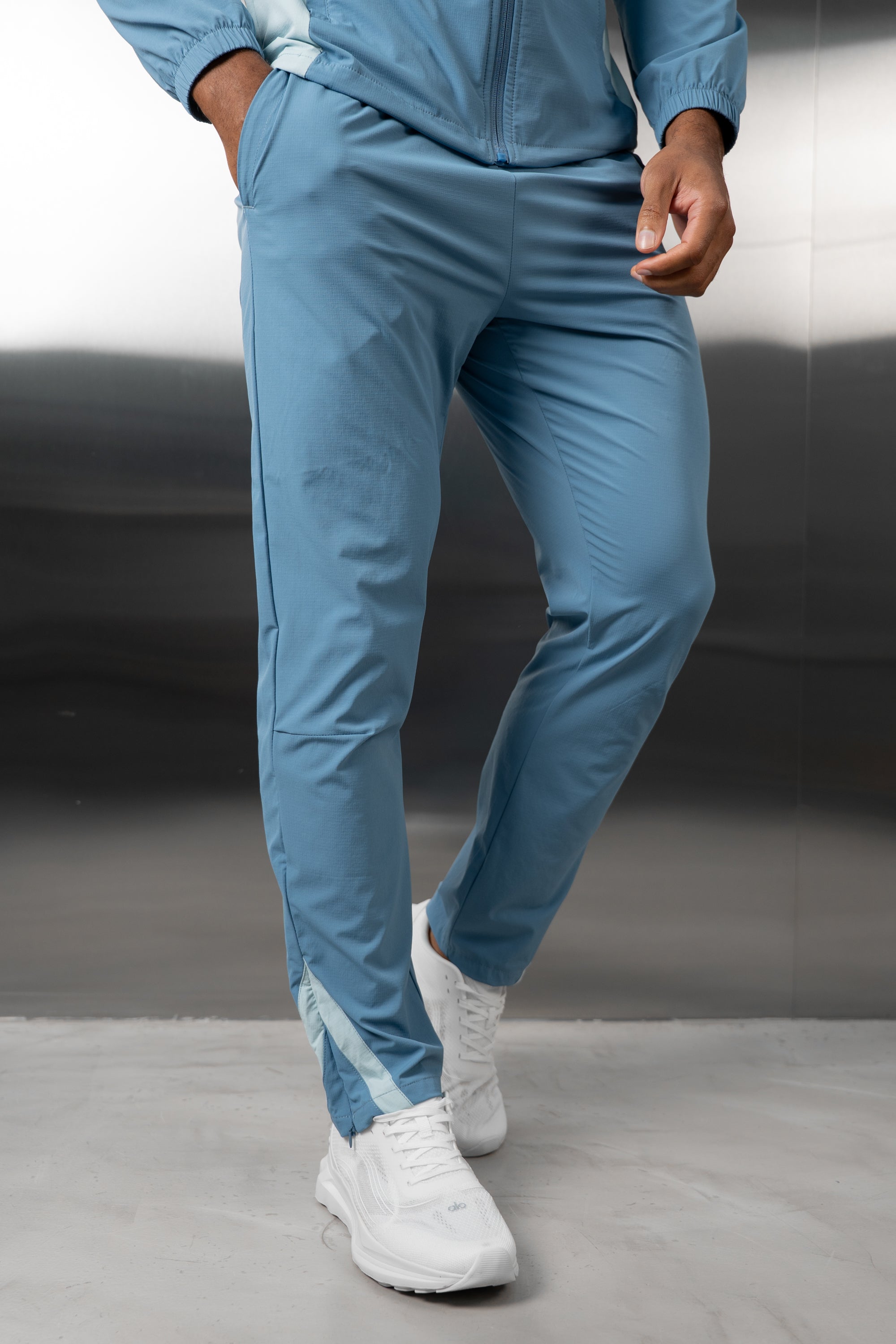 Synergy Tech Pant - Light Blue